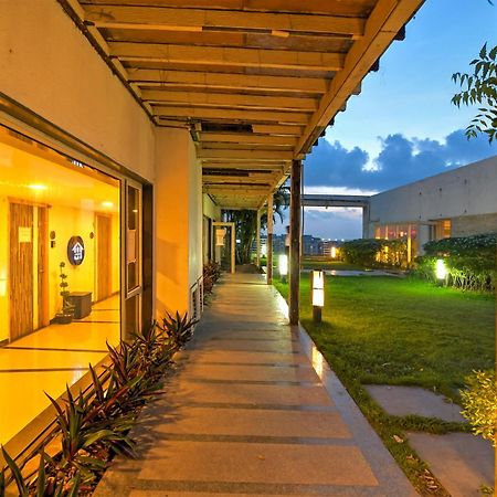 כלכותה Hotel Urban Asia מראה חיצוני תמונה
