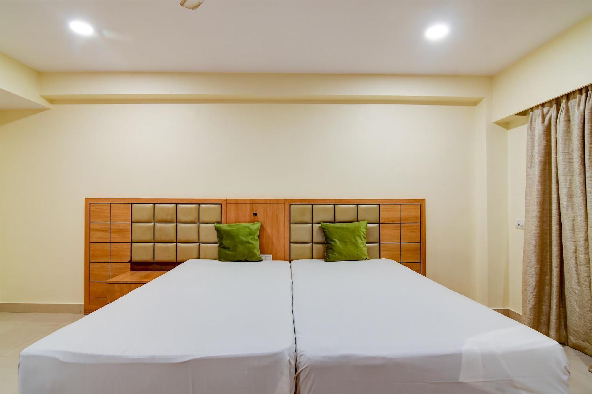כלכותה Hotel Urban Asia מראה חיצוני תמונה