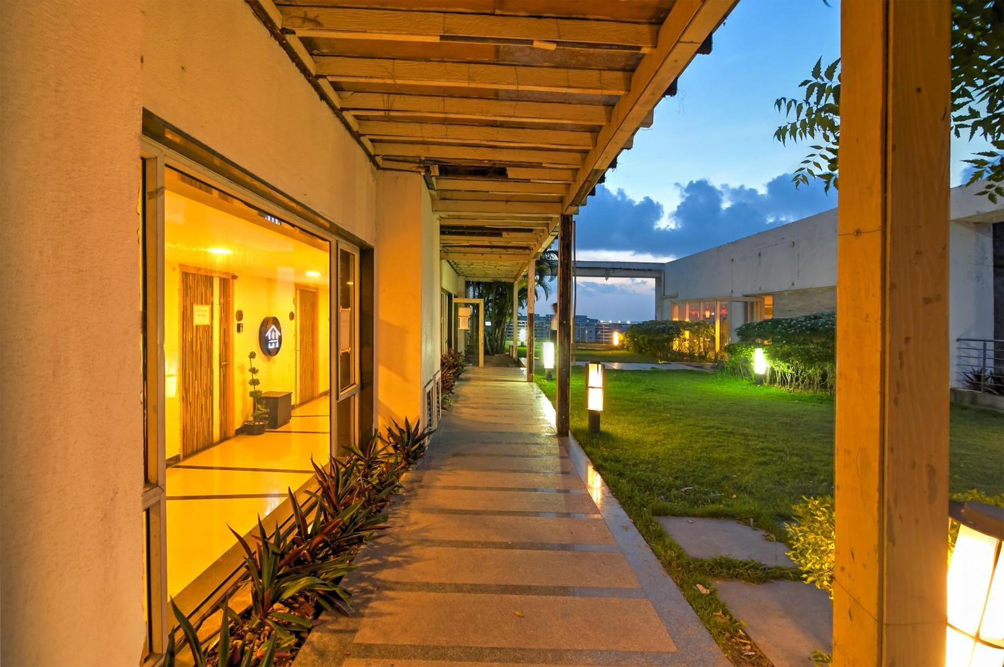 כלכותה Hotel Urban Asia מראה חיצוני תמונה
